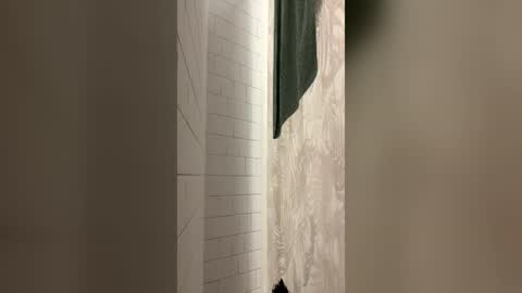 berriess_ online show from June 14, 12:24 pm
