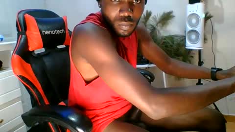 Suamys online show from August 2, 8:05 pm