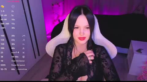 betty_lioren online show from August 1, 9:10 pm