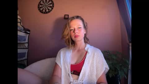 Betty online show from August 14, 6:22 pm