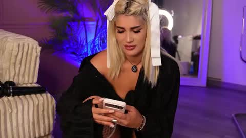 Betty online show from September 9, 10:33 pm