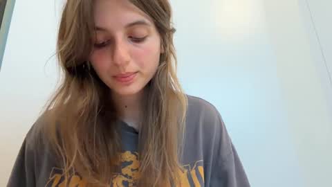 Lina online show from August 3, 4:14 pm