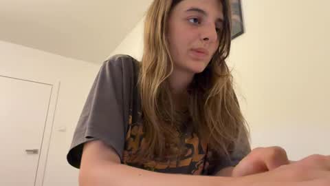 Lina online show from August 4, 7:33 pm