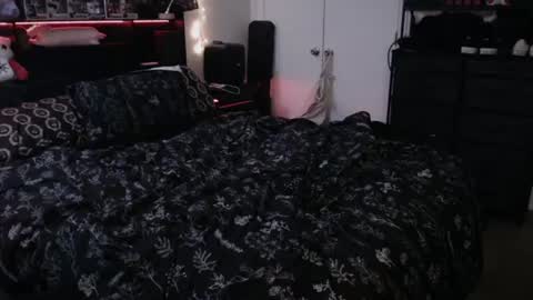 bexbex945874 online show from August 17, 11:21 pm