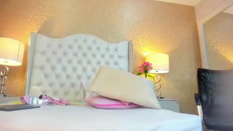 Bianca online show from August 14, 3:59 pm
