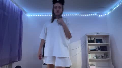 Taya online show from August 14, 9:07 pm
