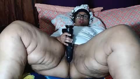 bigasscurvyxxx online show from August 1, 11:00 pm