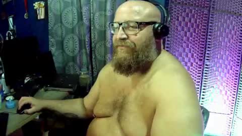 BigBear4Cuddles online show from June 23, 2:12 am