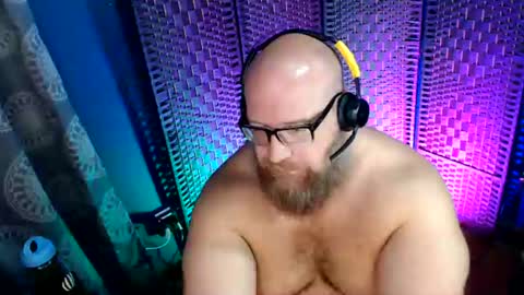 BigBear4Cuddles online show from July 7, 2:37 am
