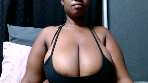 bigboobsbitchx online show from June 18, 2:44 am