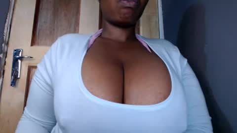 bigboobsbitchx online show from August 14, 4:32 pm