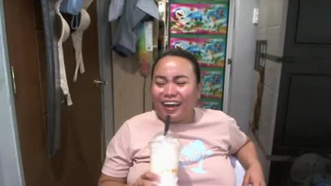 bigboobslyn online show from August 15, 9:24 am