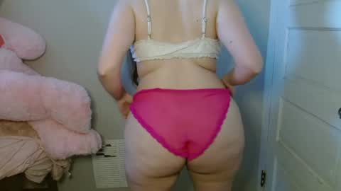 Isabella online show from August 2, 6:48 pm