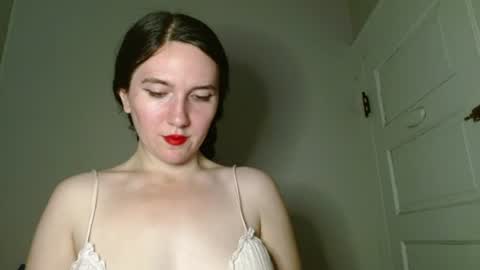 Isabella online show from August 11, 12:01 am