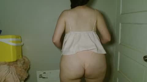 Isabella online show from August 11, 1:29 am