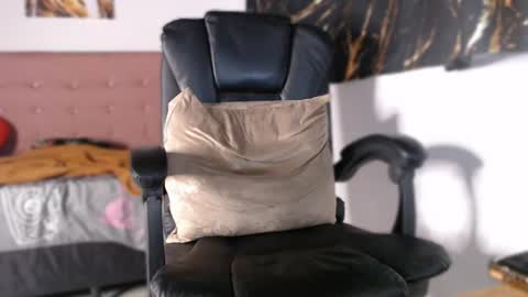 bigclit_isa online show from July 28, 2:39 am