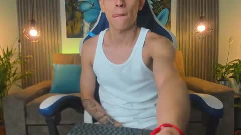bigcocksnaughty online show from August 14, 1:09 am