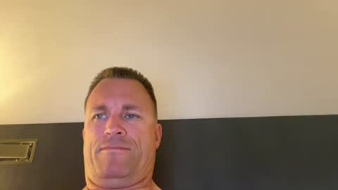 bigger22332233 online show from August 18, 4:18 am