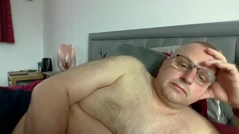 bigguy2014 online show from April 28, 3:37 pm