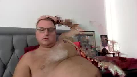bigguy2014 online show from August 5, 10:35 am