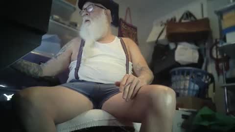 bigjeff01 online show from May 2, 11:53 pm