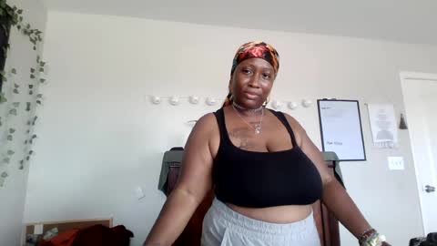 BigMamaMocha online show from August 14, 7:17 pm