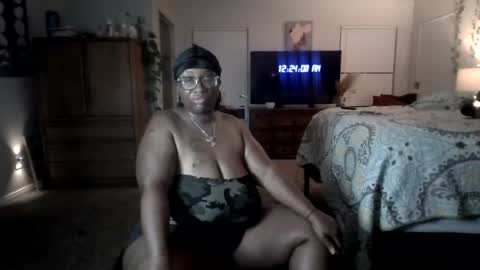 BigMamaMocha online show from August 15, 7:23 am