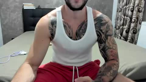bigmuscles95 online show from August 13, 6:33 pm