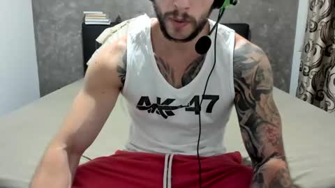 bigmuscles95 online show from August 14, 5:38 pm