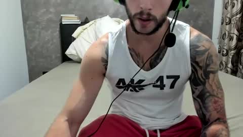 bigmuscles95 online show from August 14, 6:44 pm