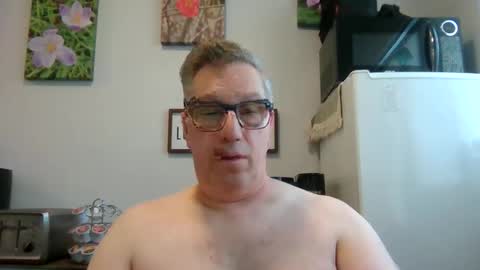 bignhard_69_ online show from April 20, 4:51 pm