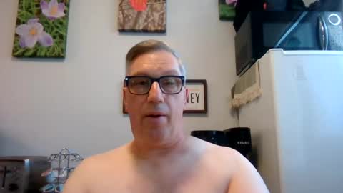 bignhard_69_ online show from August 10, 5:25 pm