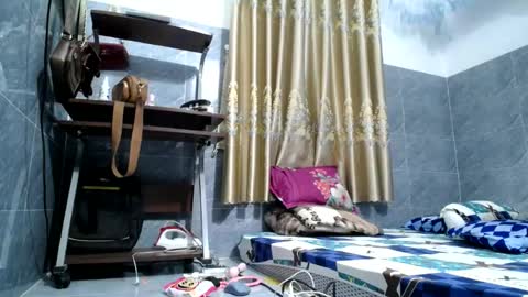 bigpussy_92 online show from August 12, 9:50 pm