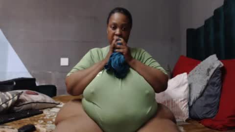 bigsuperbutt online show from June 16, 12:25 pm