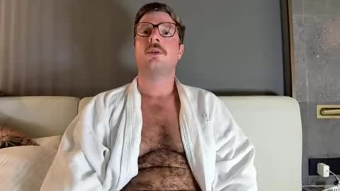 bigthickvic online show from May 8, 2:35 am