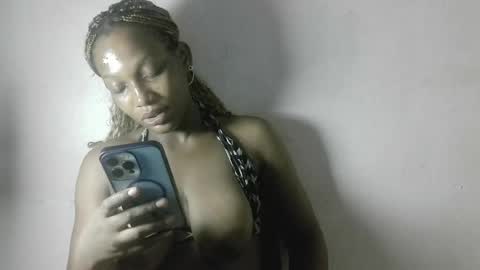 bigtits_giina online show from August 13, 3:31 am