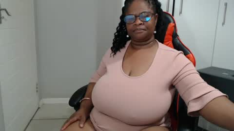 Lona online show from August 7, 8:53 pm