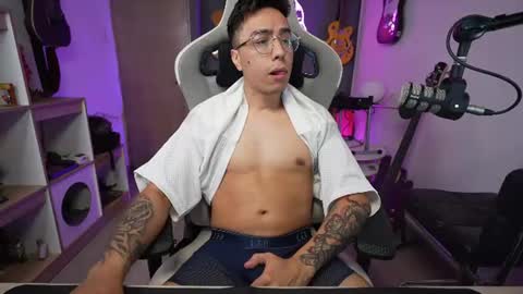 bigxboy96 online show from August 2, 10:17 pm