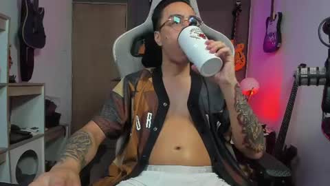 bigxboy96 online show from August 15, 6:50 am