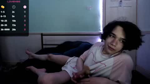 straything online show from June 27, 10:34 pm
