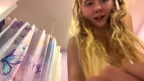 bikerblondie online show from July 16, 3:40 am