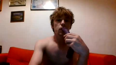 billieirish23 online show from September 4, 9:52 pm