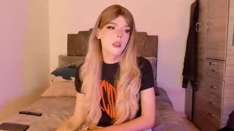 Billie Simons online show from June 25, 1:08 am