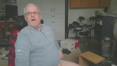 billp750876 online show from April 28, 9:17 pm