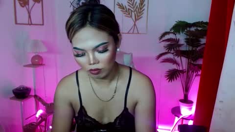 bitchinthecityxx online show from April 24, 9:35 am