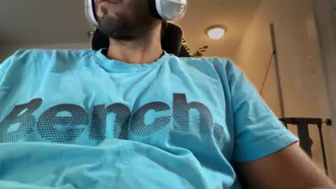 a cool guys online show from August 14, 5:27 pm