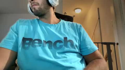a cool guys online show from August 14, 7:39 pm