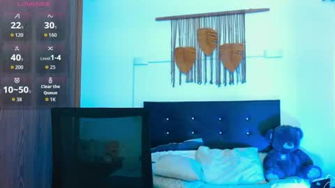 black_adams_ online show from August 18, 3:40 pm