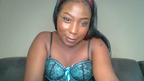 Dee online show from June 15, 12:25 pm