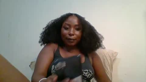 Dee online show from June 23, 6:42 pm